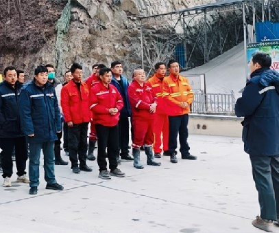 實(shí)戰(zhàn)演練，防患未“燃”｜雙河金礦開(kāi)展冬季火災(zāi)應(yīng)急預(yù)案演練